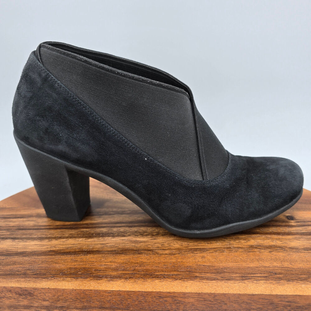 Clarks Boots Women's 9.5 M Black Suede Leather Adya Pull On Heel Comfort Booties